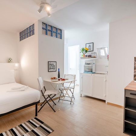 Room 4 - Lovely & Functional Studio Bari Exterior photo