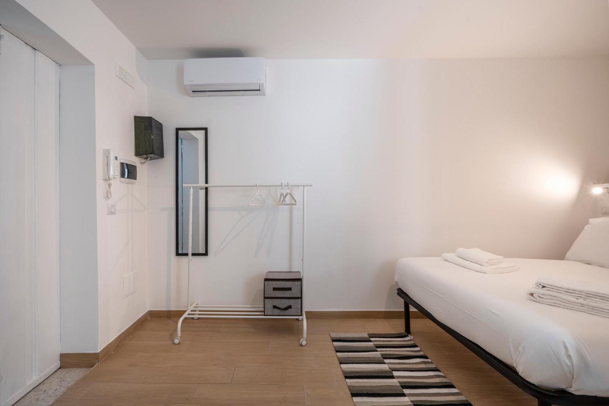 Room 4 - Lovely & Functional Studio Bari Exterior photo