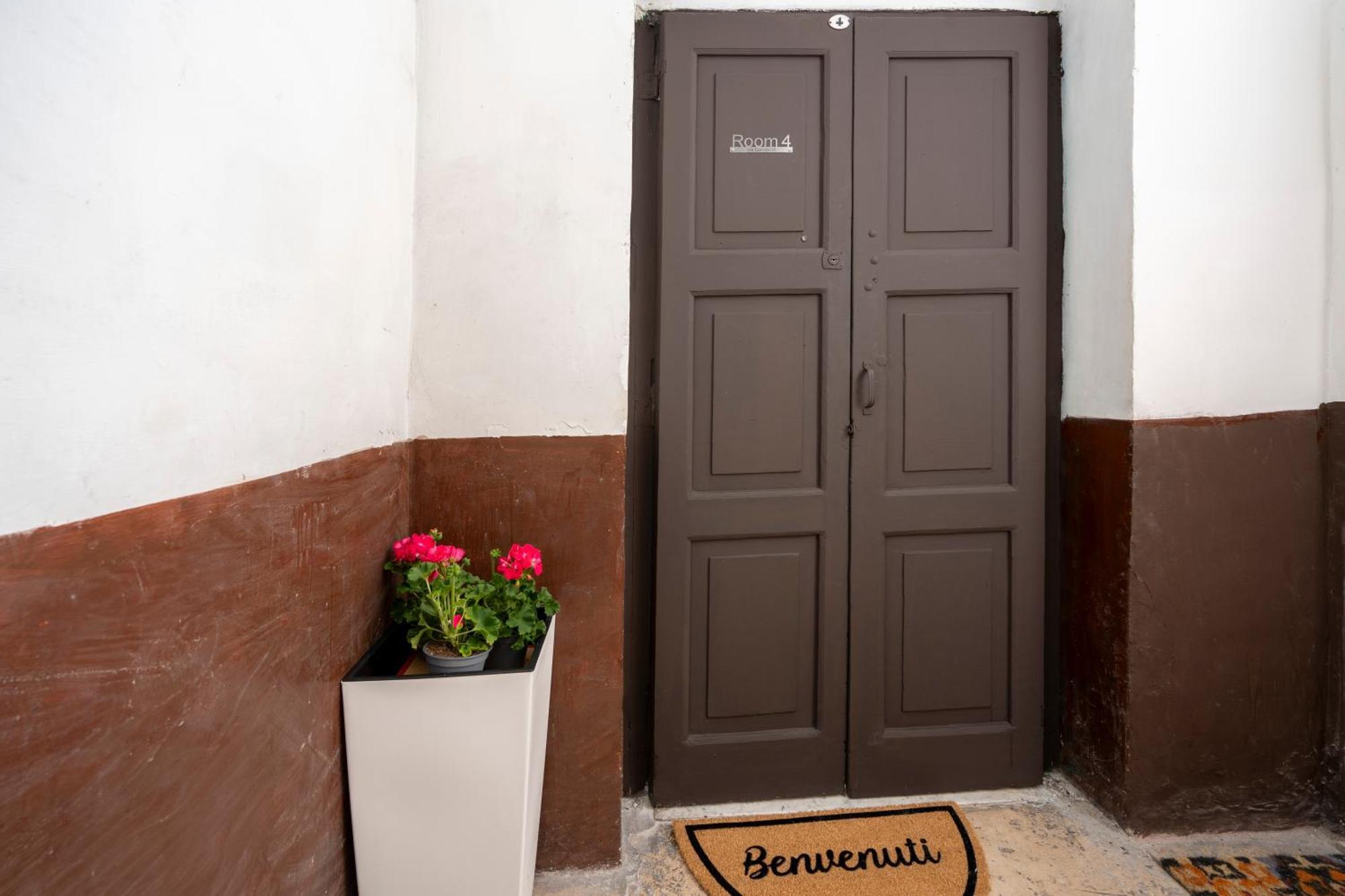 Room 4 - Lovely & Functional Studio Bari Exterior photo